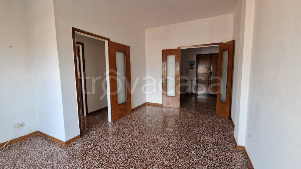 appartamento in vendita a Carrara in zona Marina di Carrara