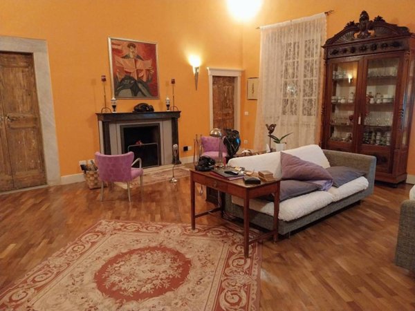 appartamento in vendita a Carrara in zona Centro Città