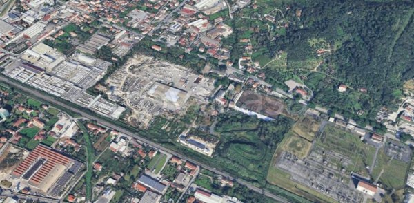 appartamento in vendita a Carrara in zona Avenza