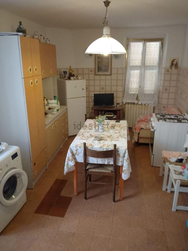 appartamento in vendita a Carrara in zona Centro Città