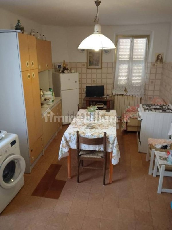 appartamento in vendita a Carrara in zona Gragnana