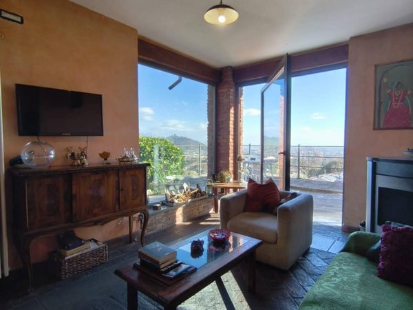 casa indipendente in vendita a Carrara in zona Fossone