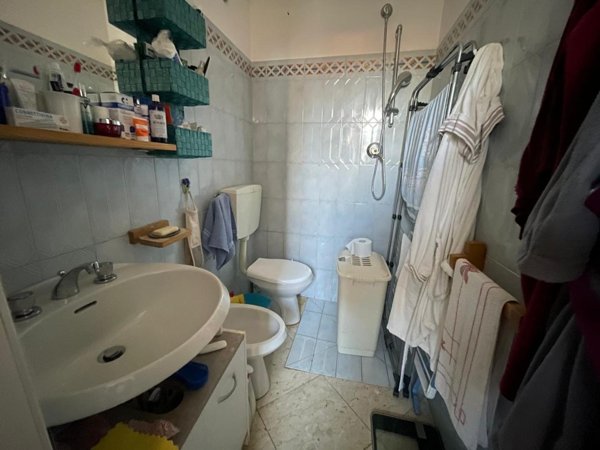 casa indipendente in vendita a Carrara in zona Bonascola