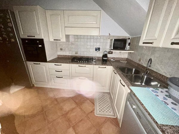 casa indipendente in vendita a Carrara in zona Torano