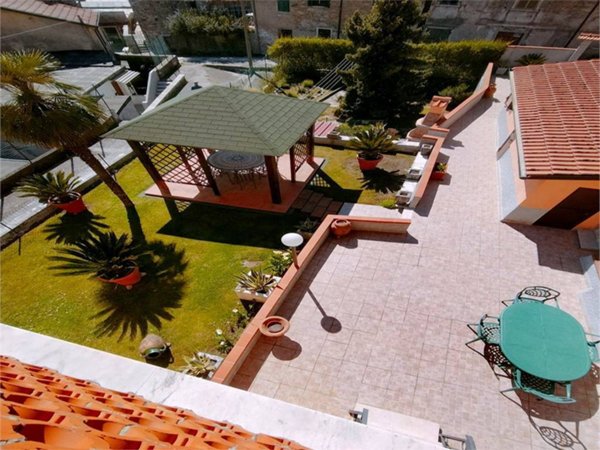 casa indipendente in vendita a Carrara in zona Colonnata