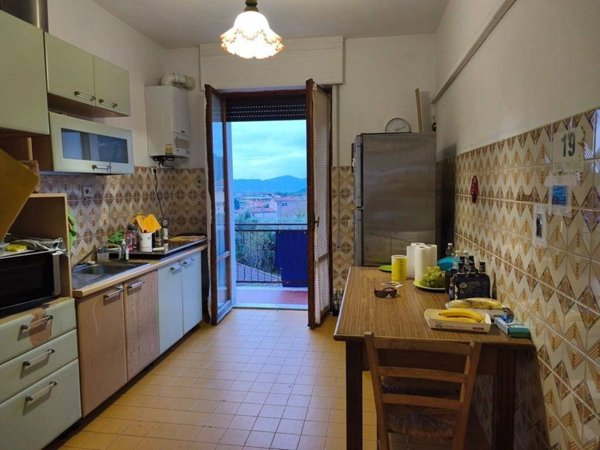 appartamento in vendita a Carrara in zona Nazzano