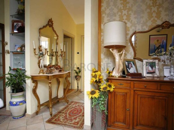 appartamento in vendita a Carrara in zona Fossone