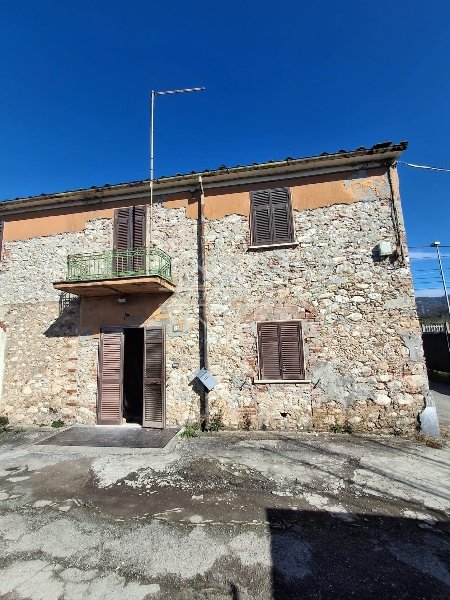 casa indipendente in vendita a Carrara in zona Avenza