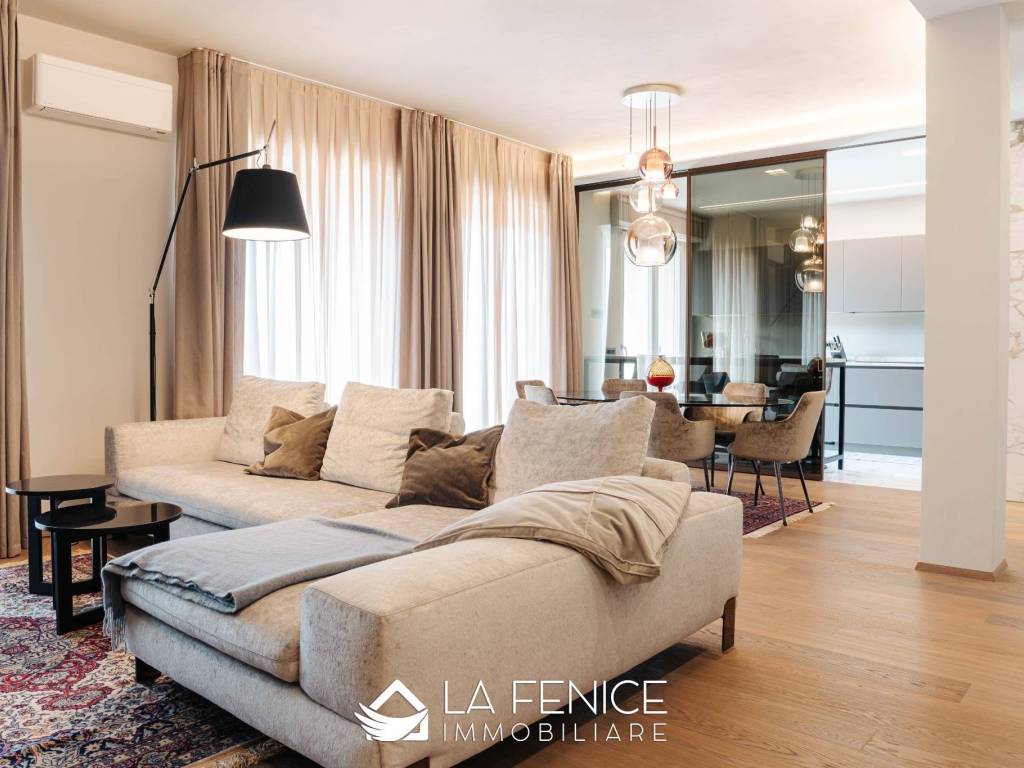 appartamento in vendita a Carrara in zona Marina di Carrara