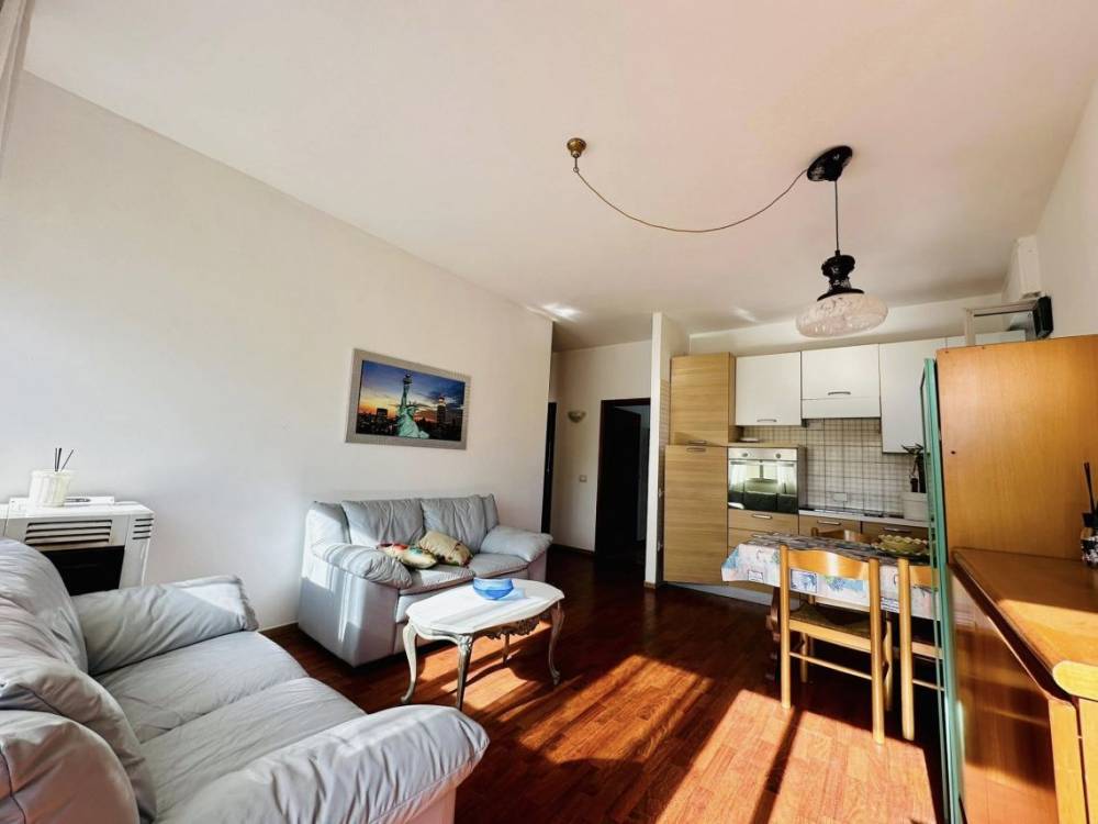 appartamento in vendita a Carrara in zona Marina di Carrara