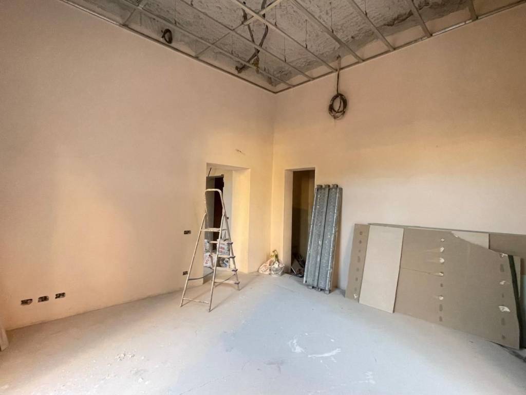 locale commerciale in vendita a Carrara in zona Centro Città