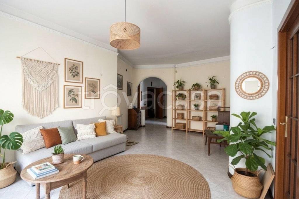 appartamento in vendita a Carrara in zona Marina di Carrara