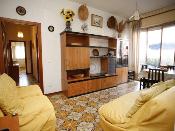 appartamento in vendita a Carrara in zona Marina di Carrara