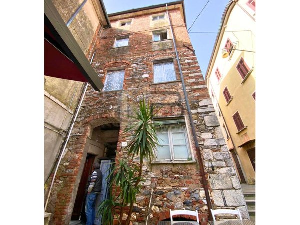 appartamento in vendita a Carrara in zona Colonnata