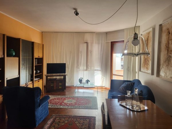 appartamento in vendita a Carrara in zona Marina di Carrara