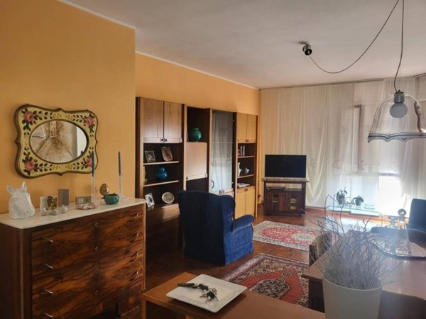 appartamento in vendita a Carrara in zona Marina di Carrara