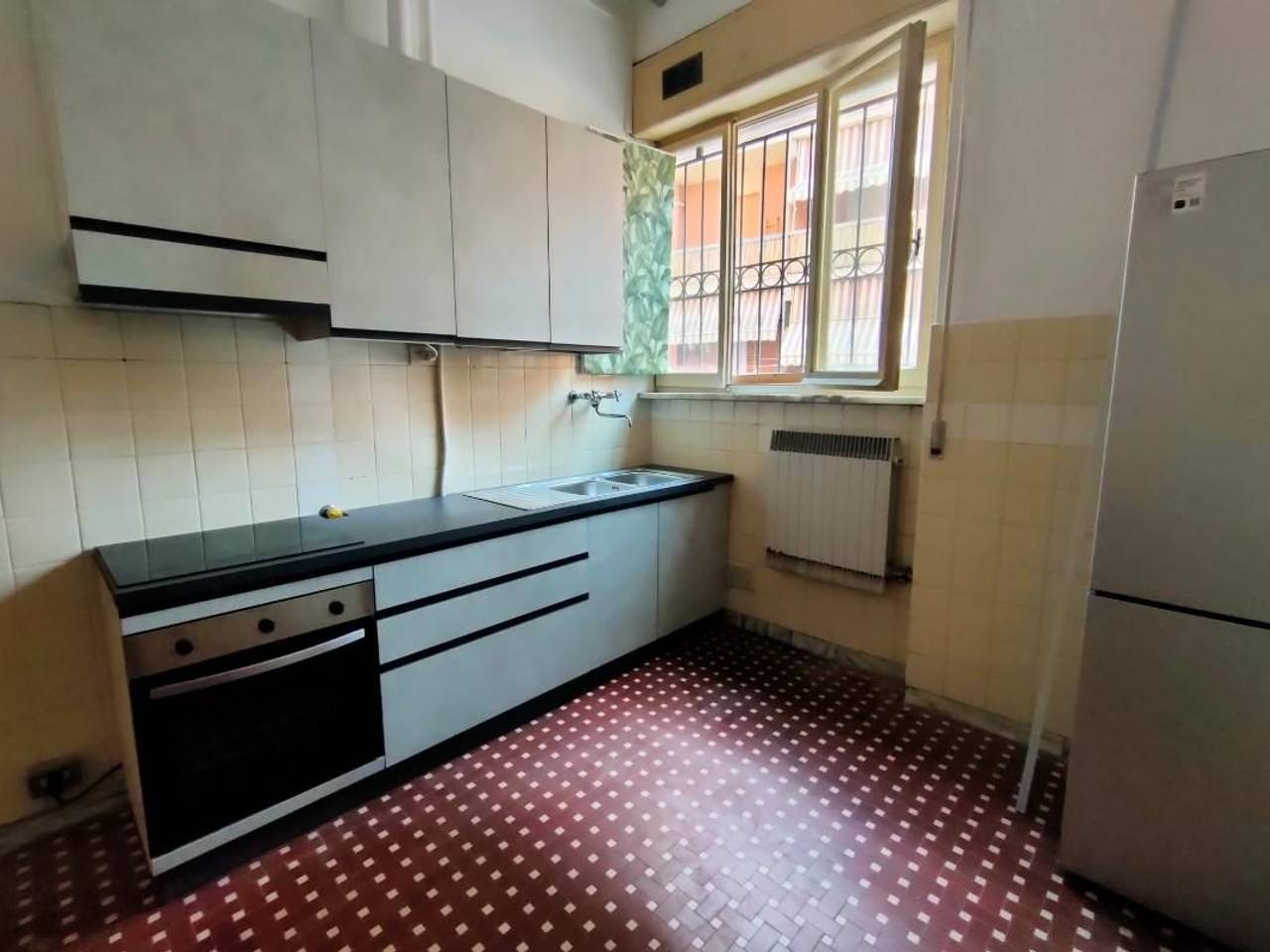 appartamento in vendita a Carrara in zona Avenza