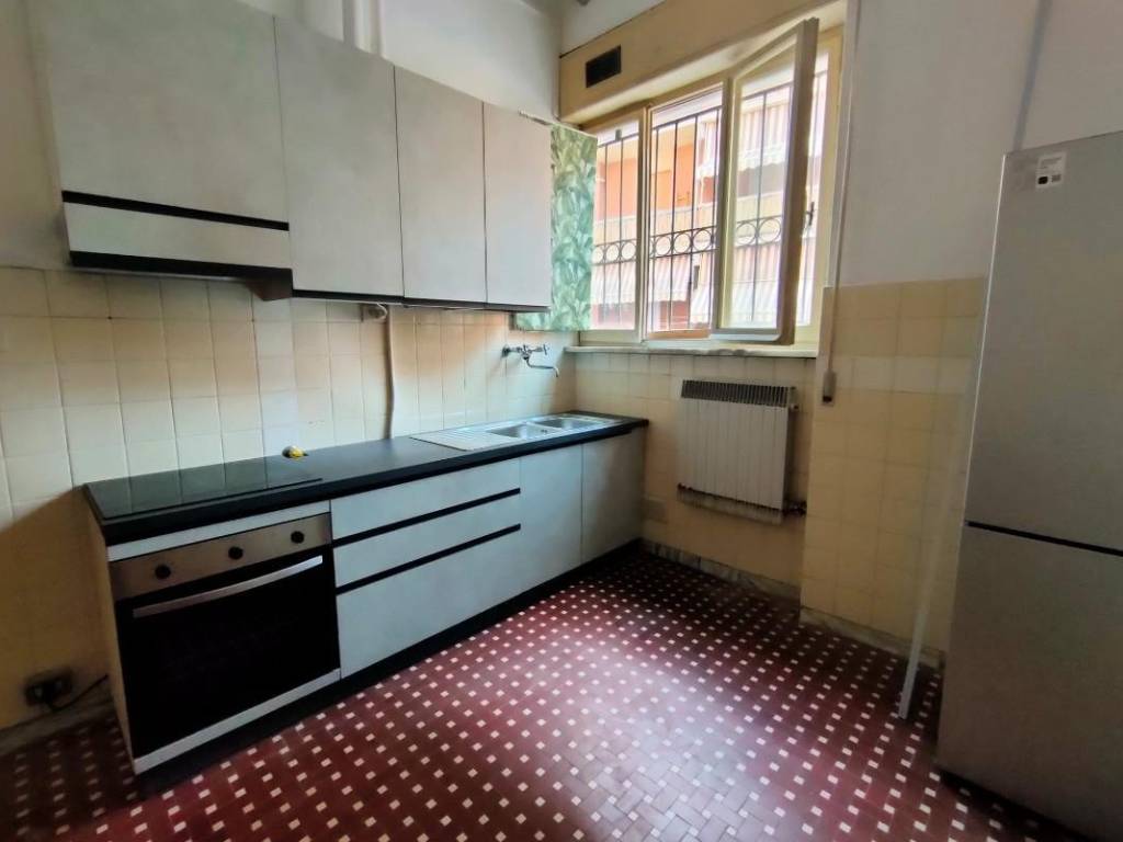 appartamento in vendita a Carrara in zona Avenza