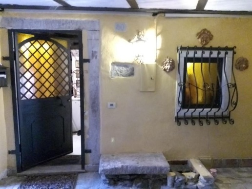 appartamento in vendita a Carrara in zona Fontia