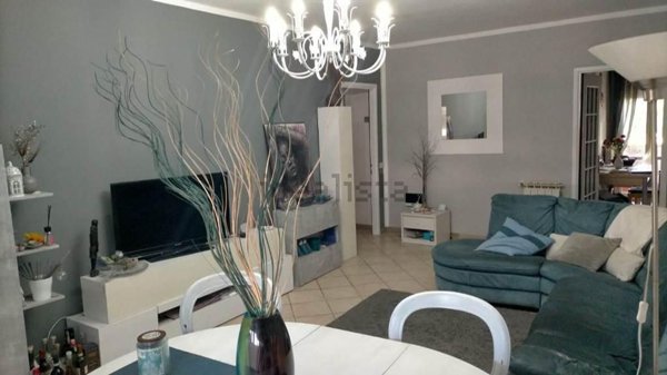 appartamento in vendita a Carrara in zona Avenza