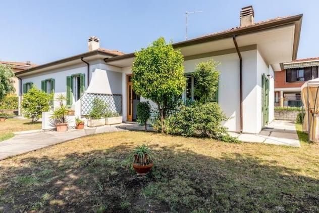 casa indipendente in vendita a Carrara in zona Marina di Carrara