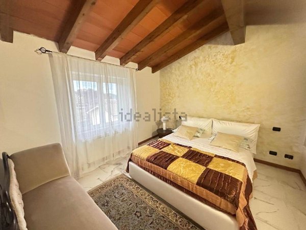 casa indipendente in vendita a Carrara