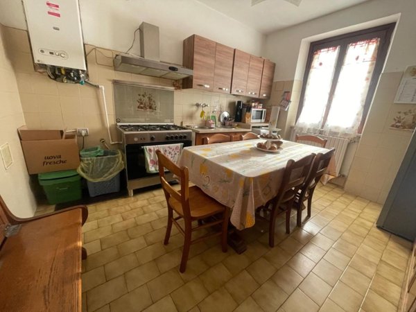 casa indipendente in vendita a Carrara in zona Marina di Carrara