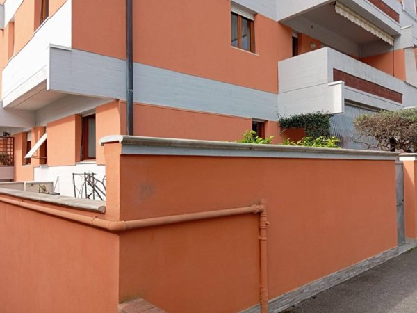 appartamento in vendita a Carrara in zona Avenza