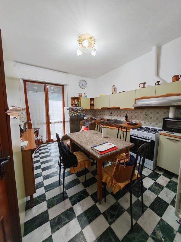 casa indipendente in vendita a Carrara in zona Nazzano