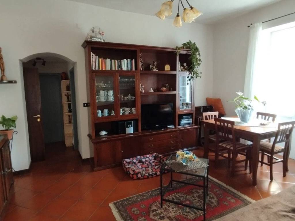 appartamento in vendita a Carrara in zona Avenza