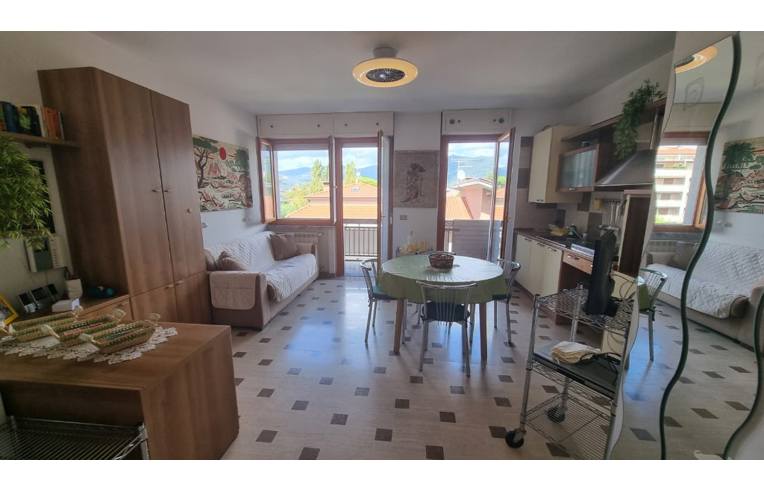 appartamento in vendita a Carrara in zona Marina di Carrara