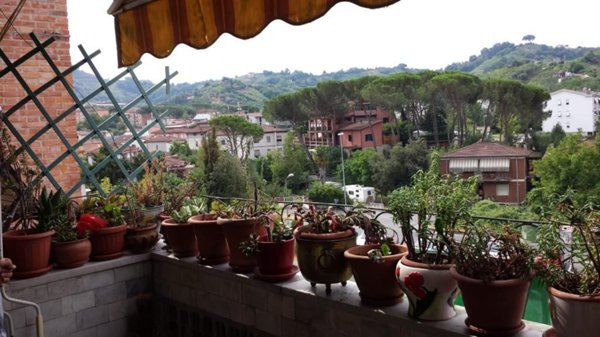 appartamento in vendita a Carrara in zona Marina di Carrara