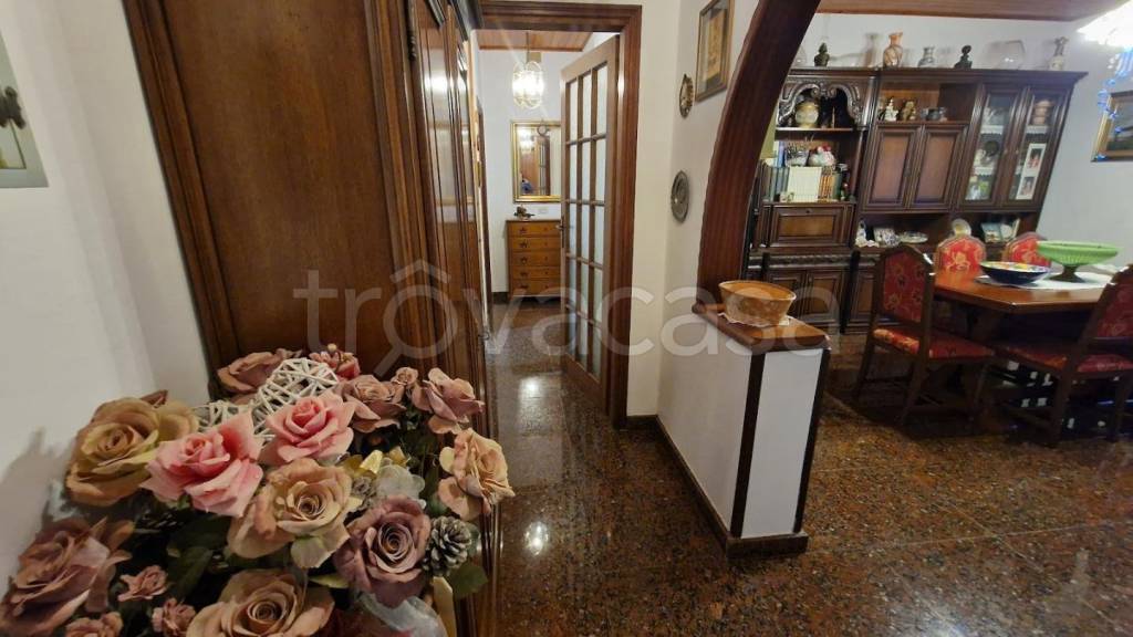 appartamento in vendita a Carrara in zona Marina di Carrara