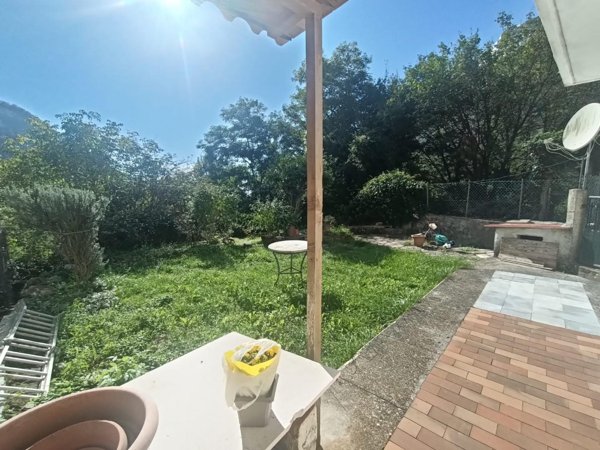 casa indipendente in vendita a Carrara in zona Colonnata