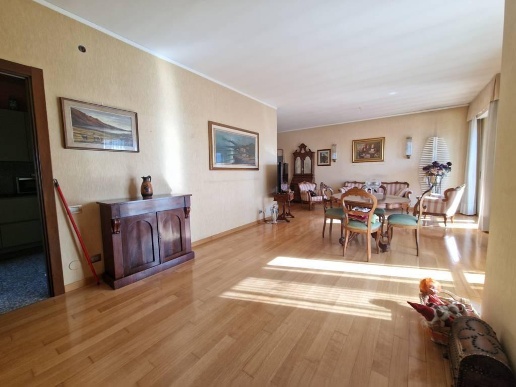 appartamento in vendita a Carrara in zona Marina di Carrara