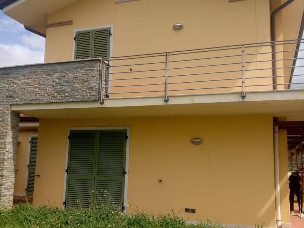 appartamento in vendita a Carrara in zona Marina di Carrara