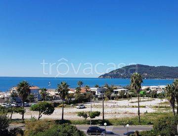 appartamento in vendita a Carrara in zona Marina di Carrara