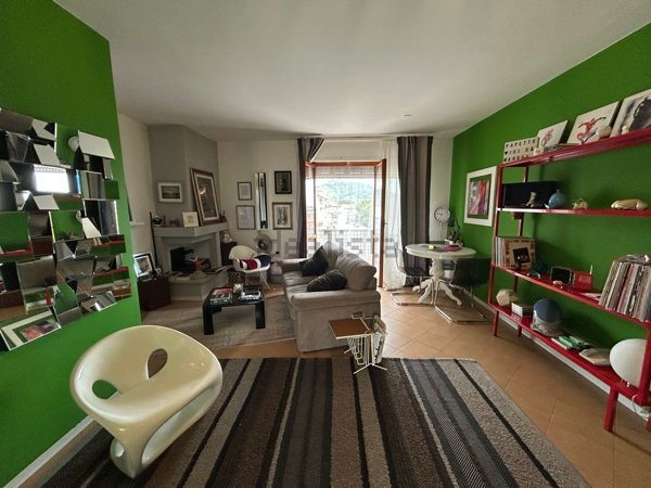 appartamento in vendita a Carrara in zona Avenza