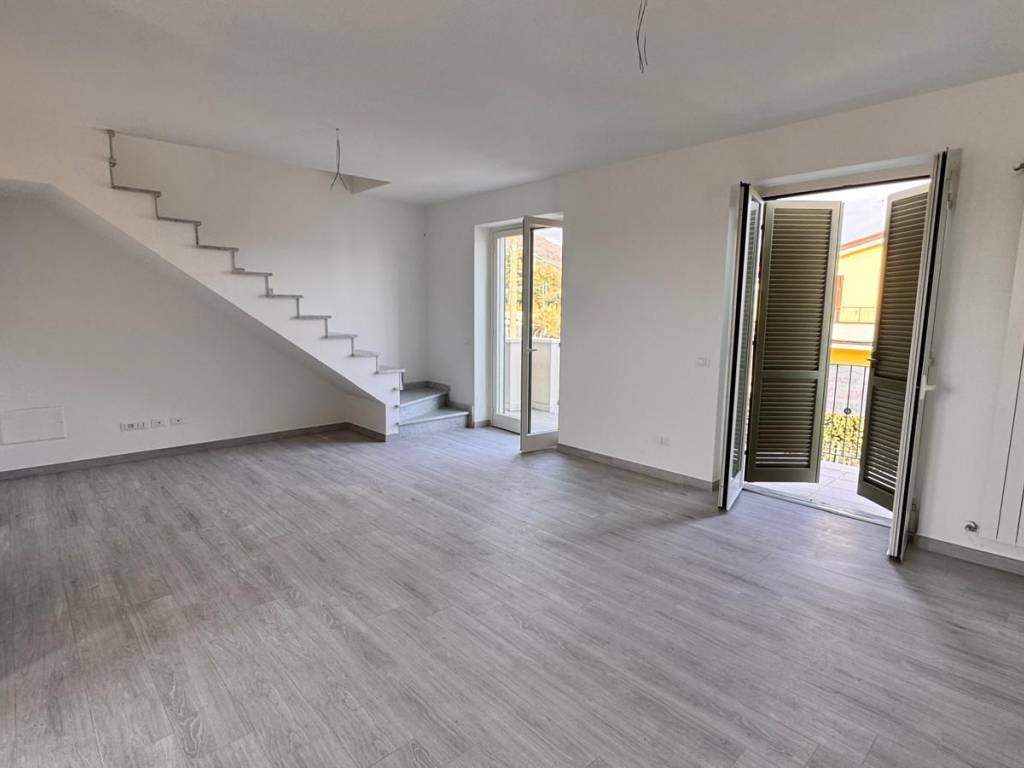 appartamento in vendita a Carrara in zona Fossone