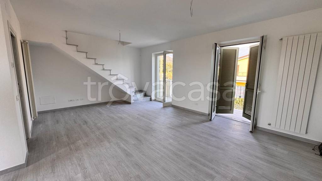 appartamento in vendita a Carrara in zona Fossone