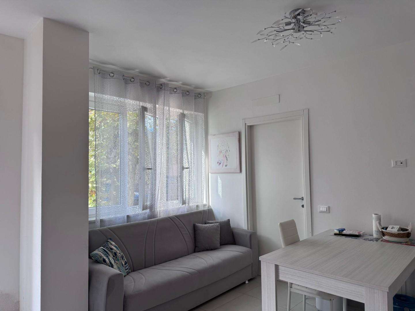 appartamento in vendita a Carrara in zona Marina di Carrara