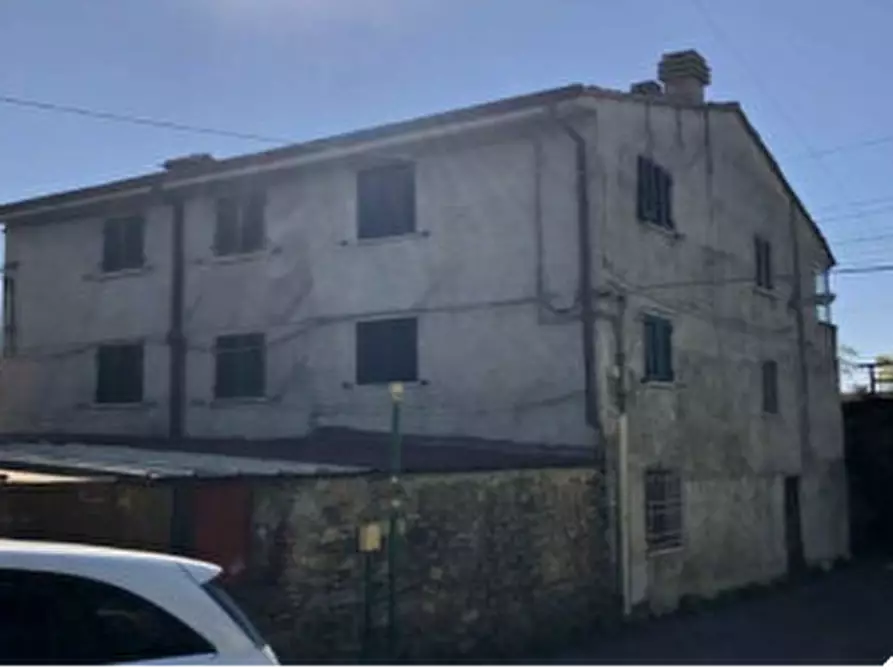 casa indipendente in vendita a Carrara in zona Battilana