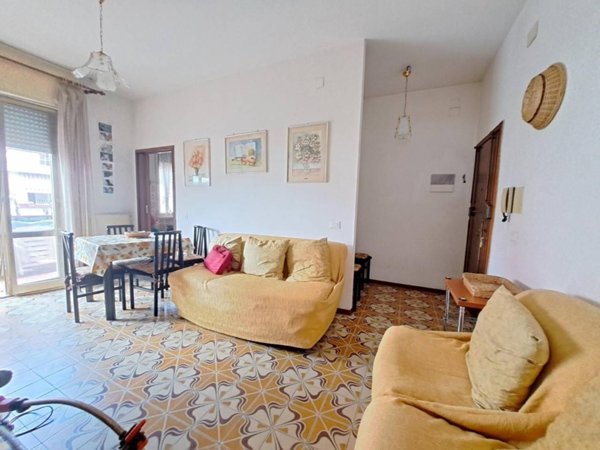 appartamento in vendita a Carrara in zona Marina di Carrara