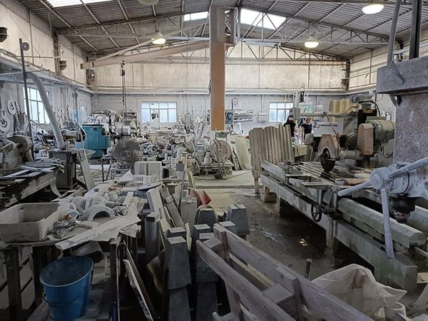 capannone in vendita a Carrara