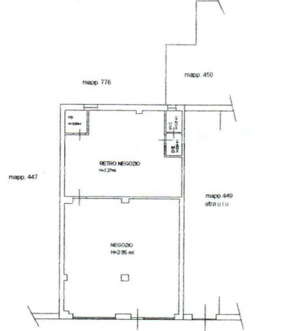 locale commerciale in vendita a Carrara in zona Marina di Carrara