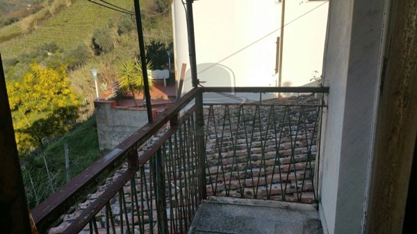 appartamento in vendita a Carrara in zona Fossola