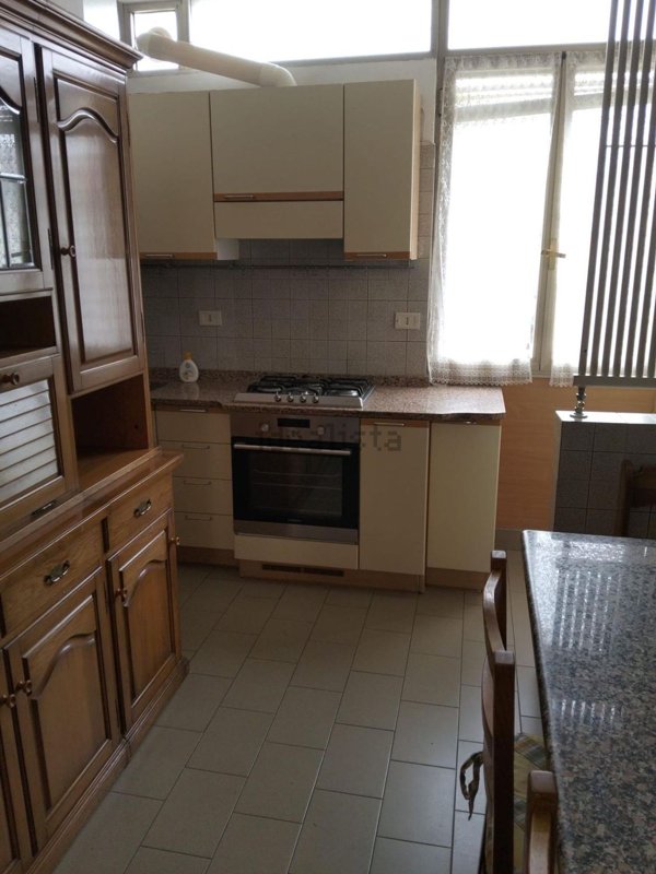 appartamento in vendita a Carrara in zona Nazzano