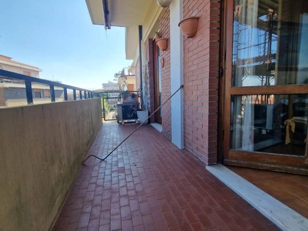 appartamento in vendita a Carrara in zona Avenza