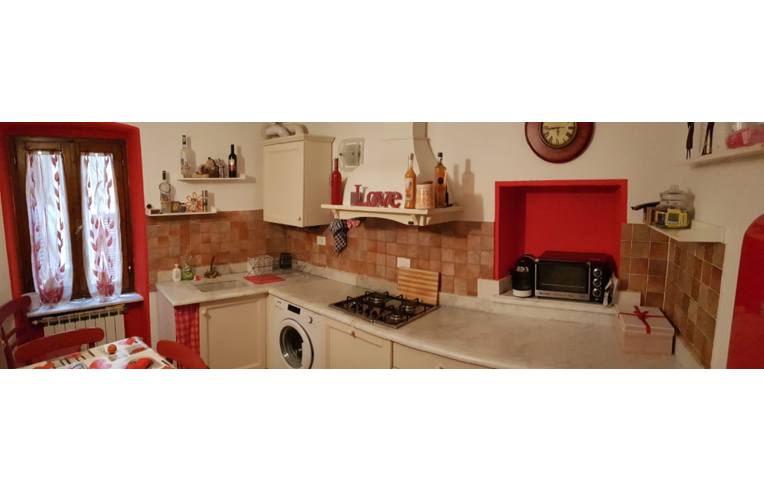 appartamento in vendita a Carrara in zona Torano