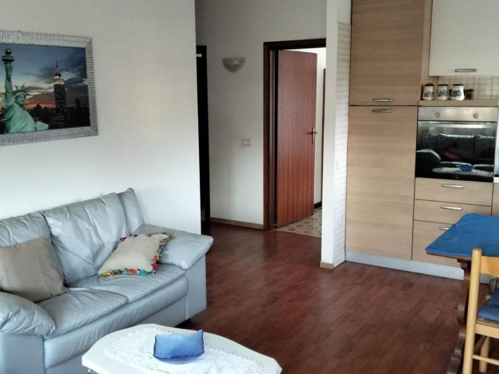 appartamento in vendita a Carrara in zona Marina di Carrara